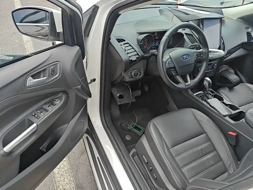 Ford Kuga — миниатюра 16