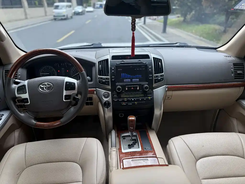 Toyota Land Cruiser 2016 4.0L AT