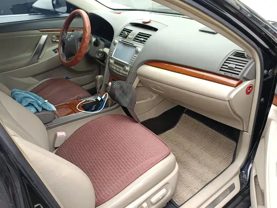 Toyota Camry — миниатюра 8
