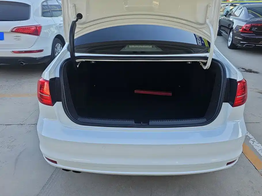 Volkswagen Sagitar — миниатюра 4