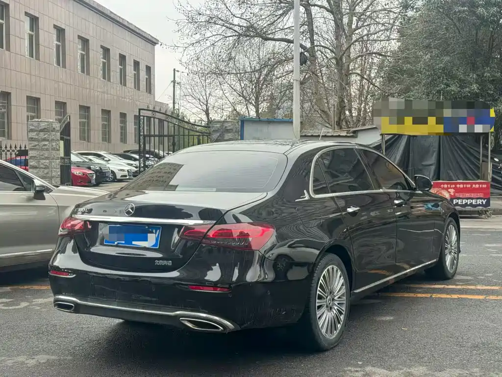 MERCEDES-BENZ E CLASS