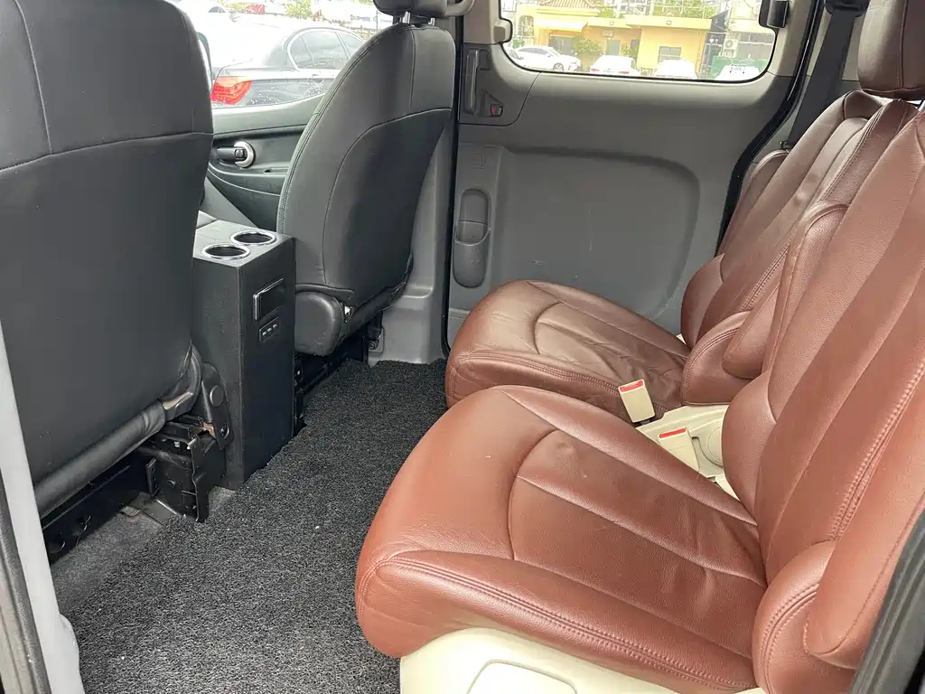 Nissan NV200 — миниатюра 10