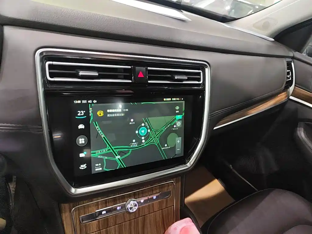 Roewe RX8 — миниатюра 13