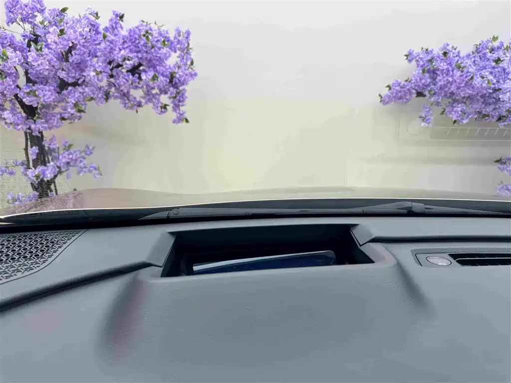 Nissan Ariya — миниатюра 18