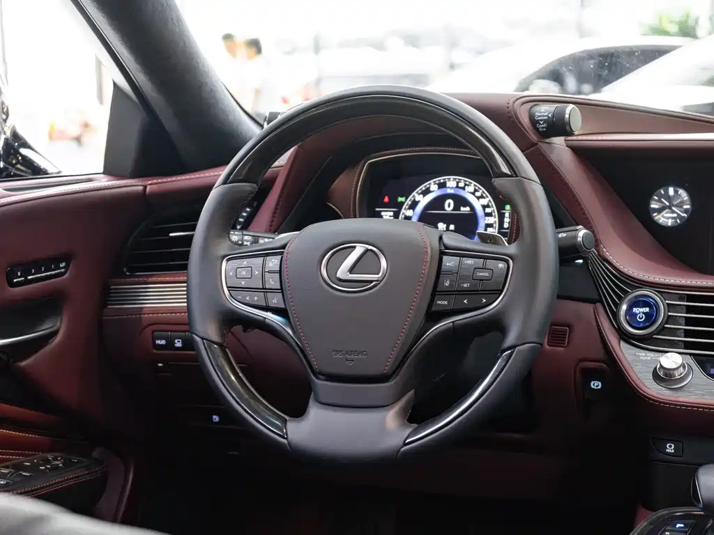 Lexus LS — миниатюра 14