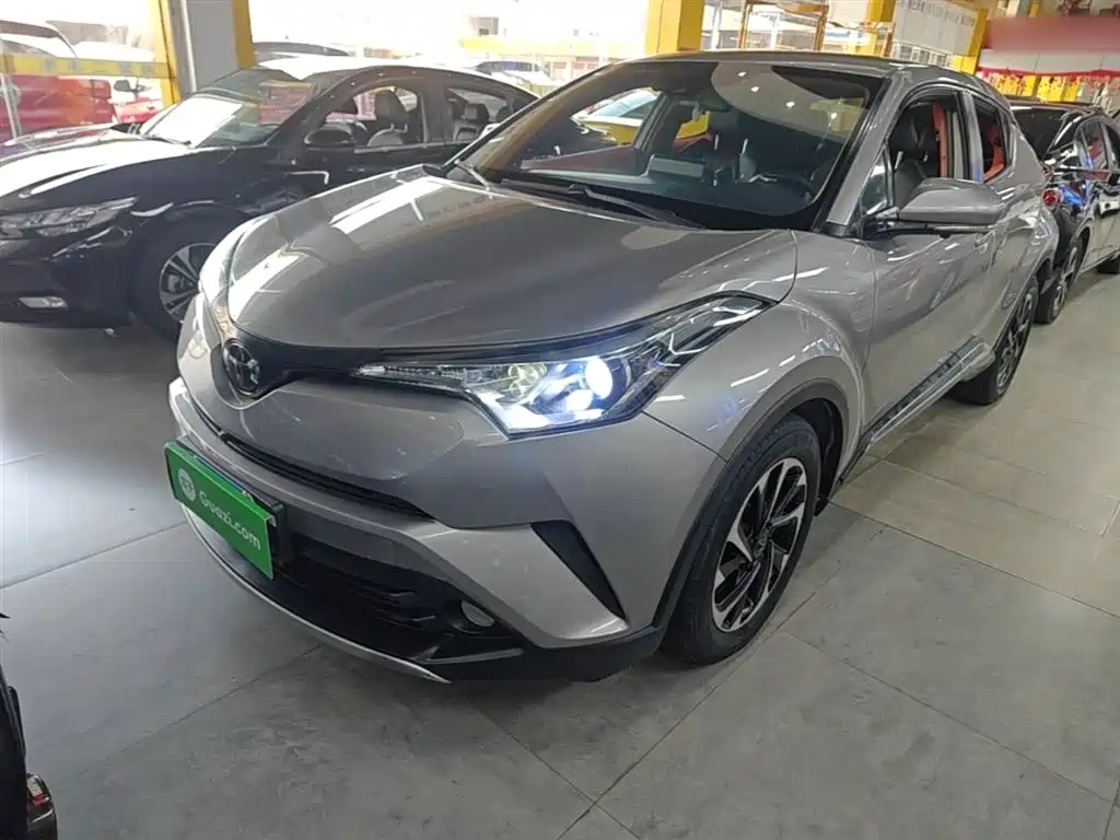 Купить Toyota IZOA