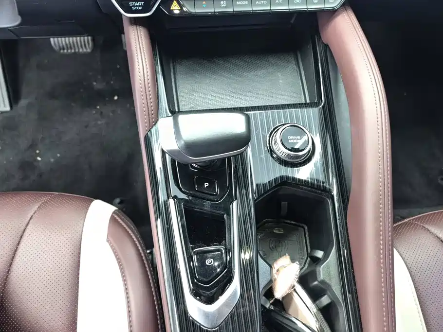 Geely Xingyue L — миниатюра 16