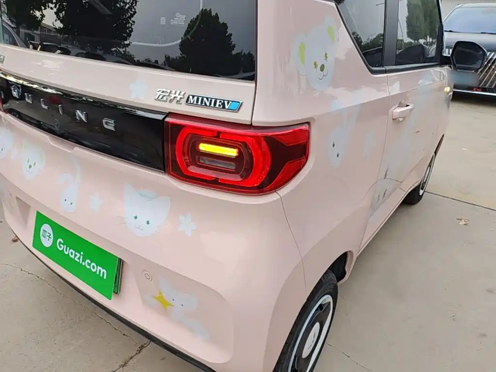Wuling MINIEV — миниатюра 8