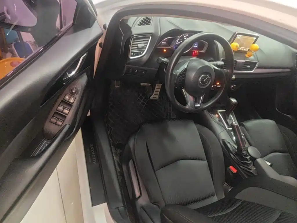 Mazda 3 Axela — миниатюра 16