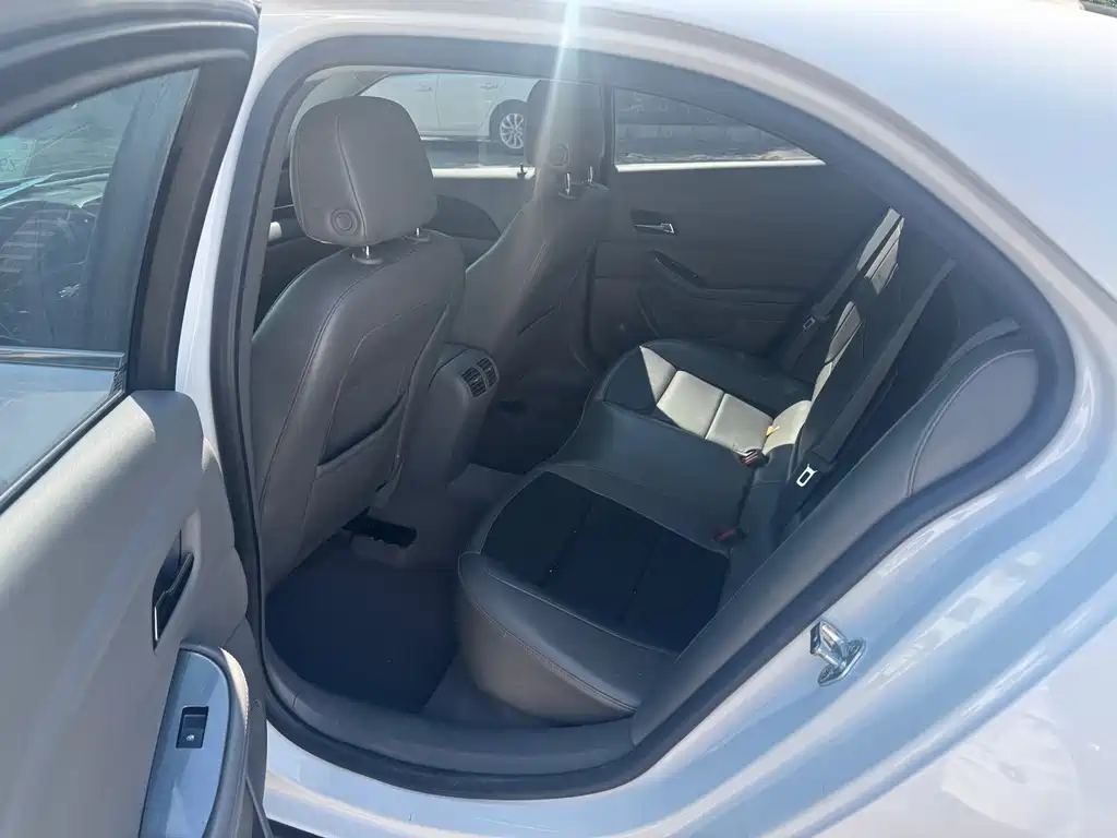 Chevrolet Malibu — миниатюра 8
