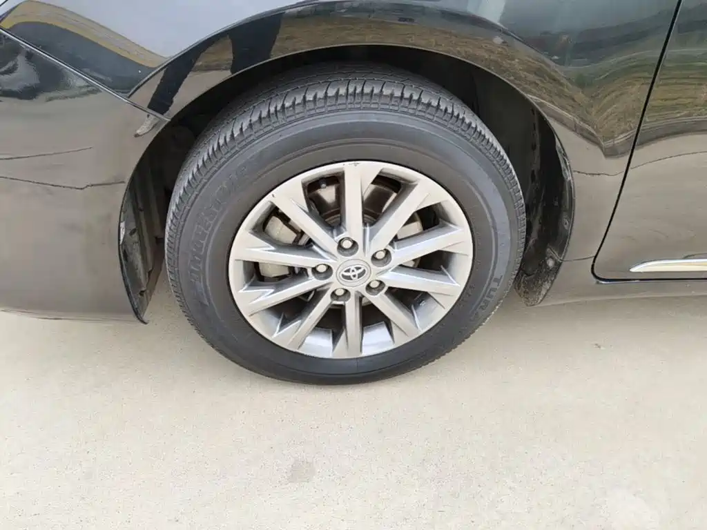 Toyota Camry — миниатюра 23