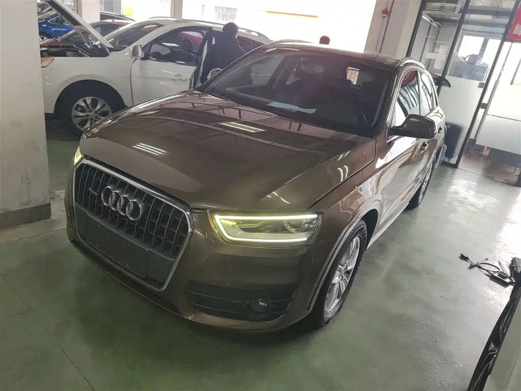 Audi Q3 2015
