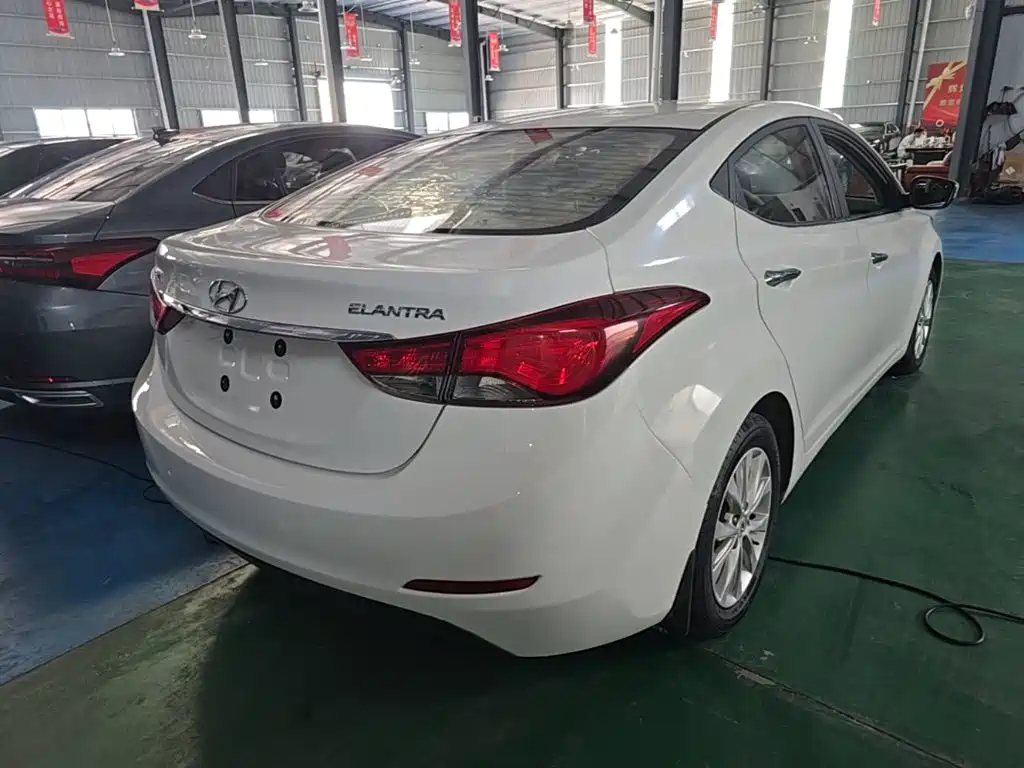 Hyundai Elantra Langdong — миниатюра 7