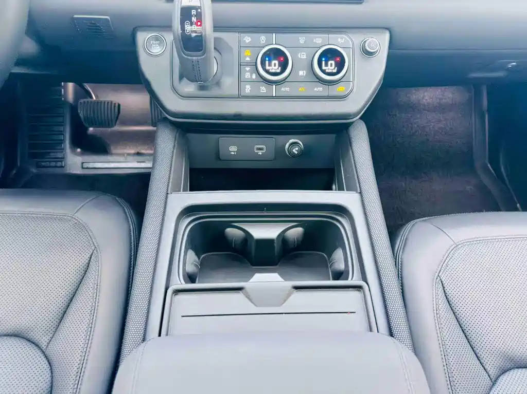 Land Rover Defender — миниатюра 16