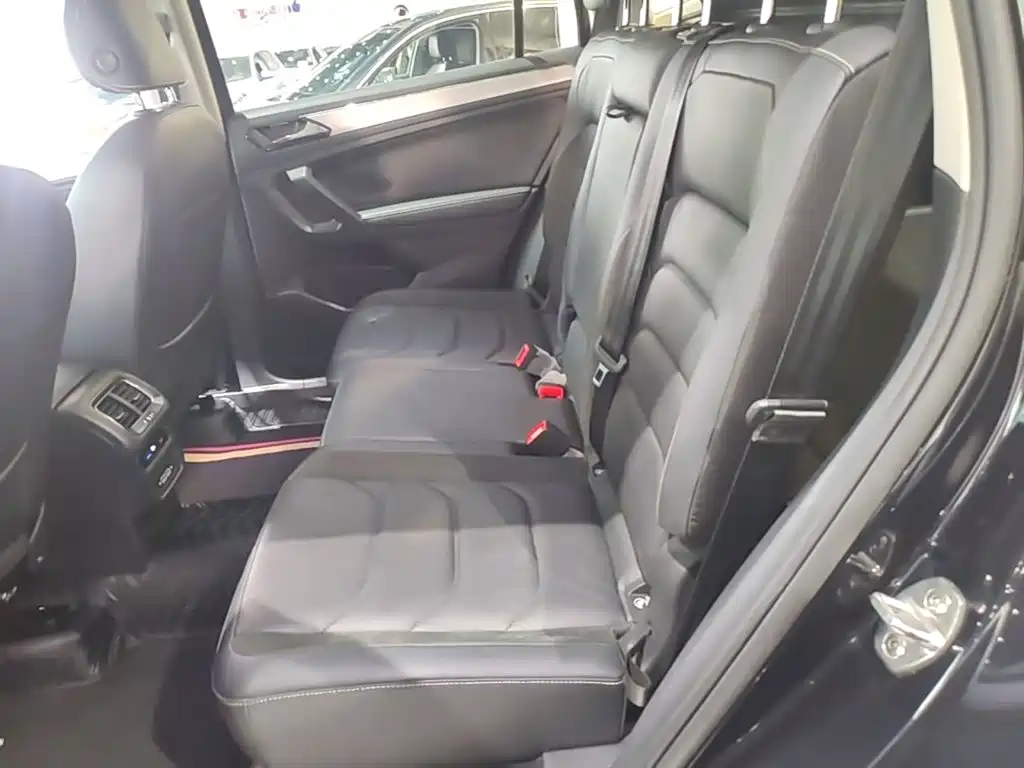 Volkswagen Tiguan L — миниатюра 17