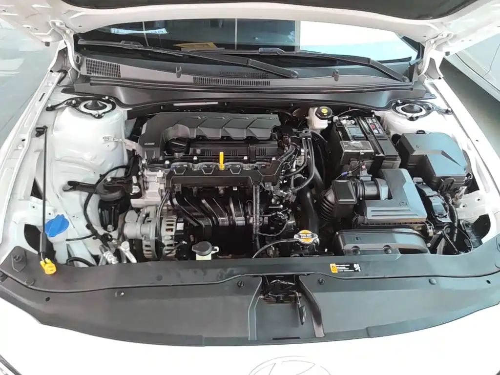 Hyundai Elantra — миниатюра 20