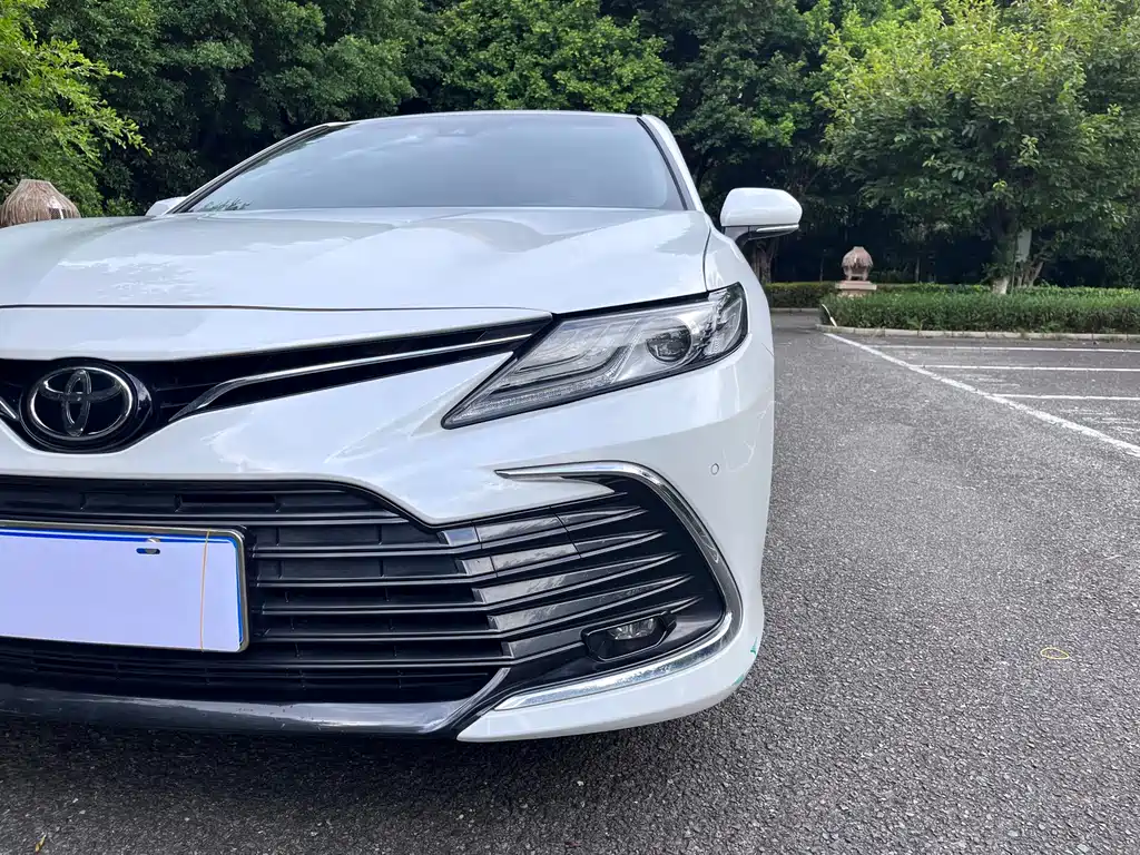 Toyota Camry — миниатюра 16