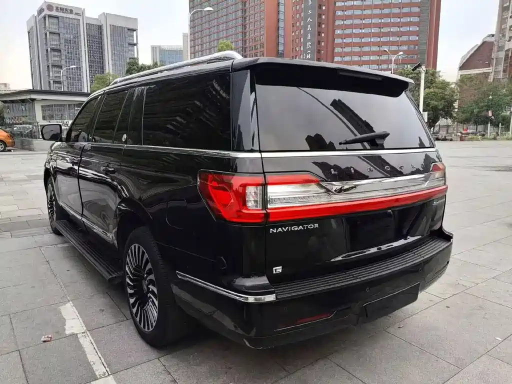 Lincoln Navigator — миниатюра 6