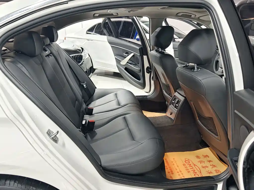 BMW 3 Series — миниатюра 8