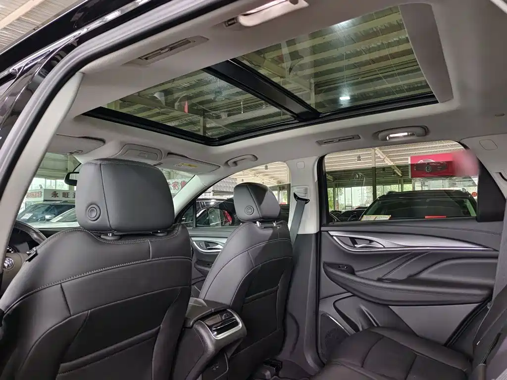 Buick Enclave — миниатюра 25
