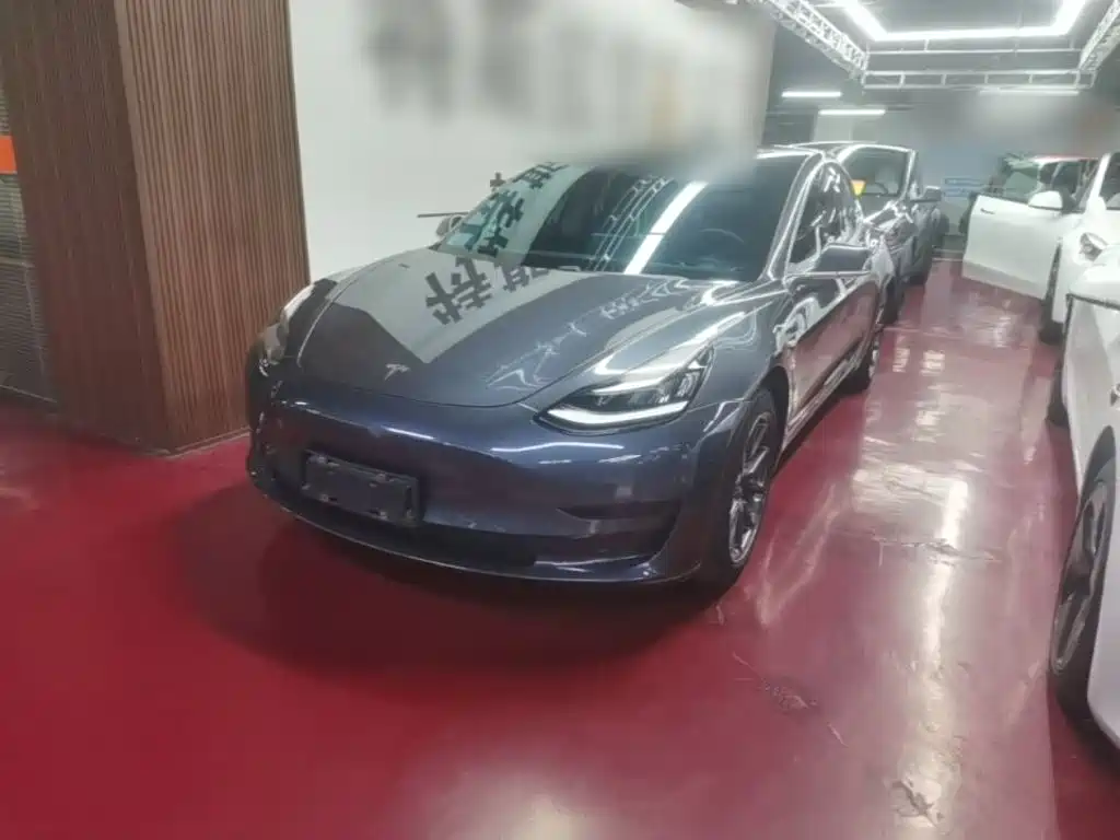 Tesla Model 3 — миниатюра 2