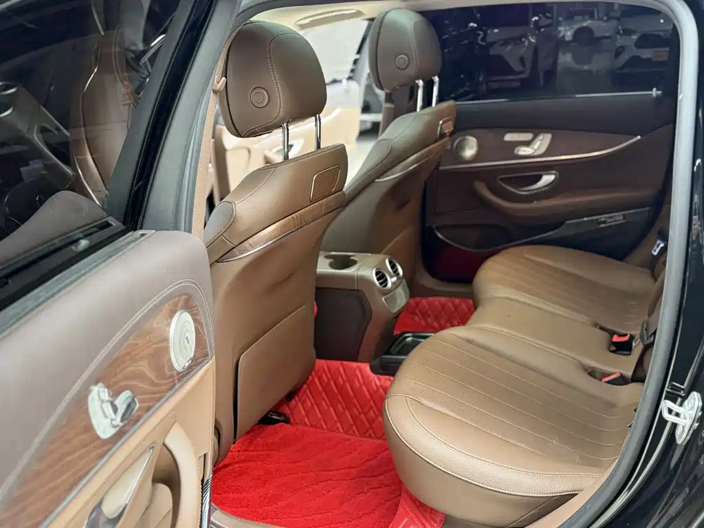 MERCEDES-BENZ E CLASS