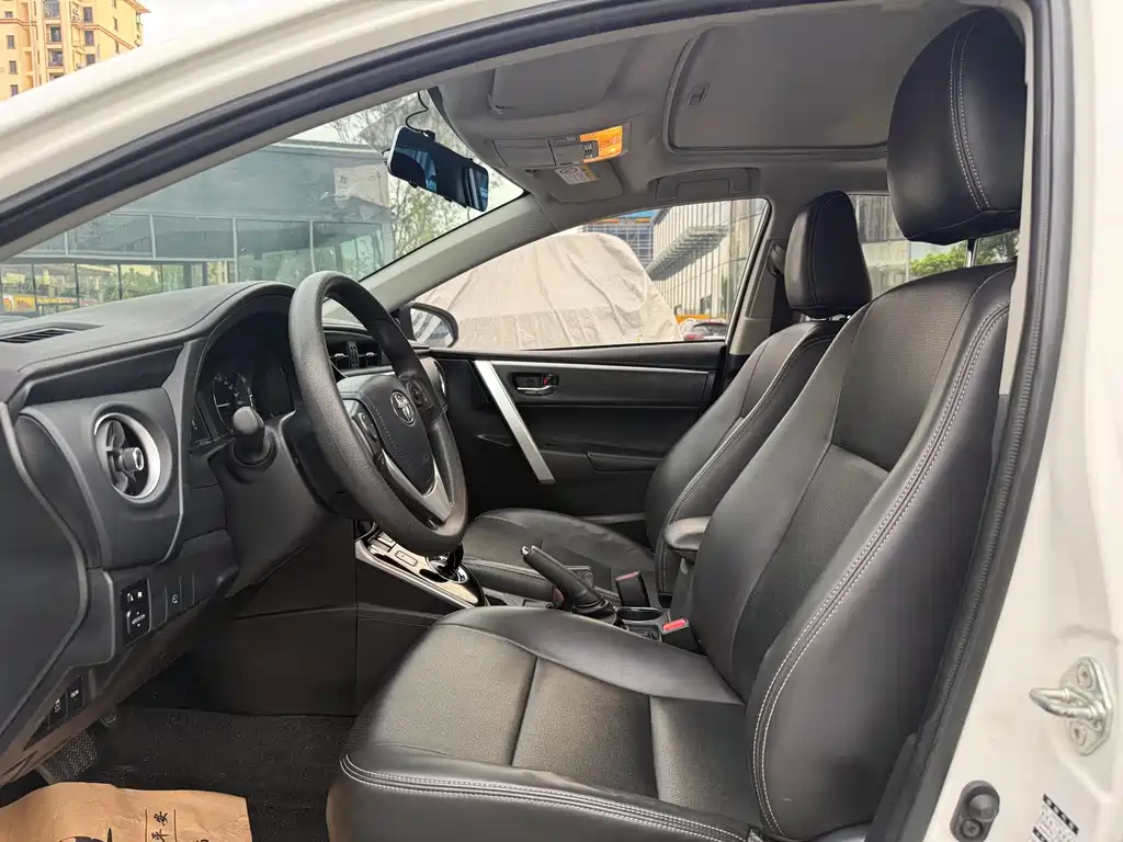 Toyota Corolla Hybrid — миниатюра 5