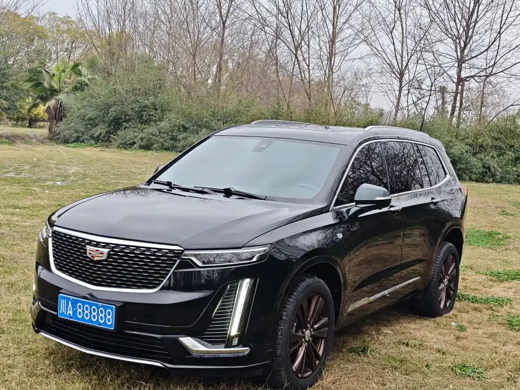 CADILLAC XT6