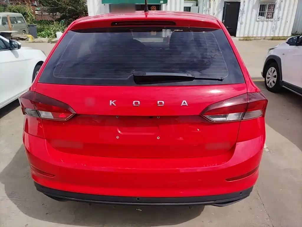 Skoda Rapid Spaceback — миниатюра 6