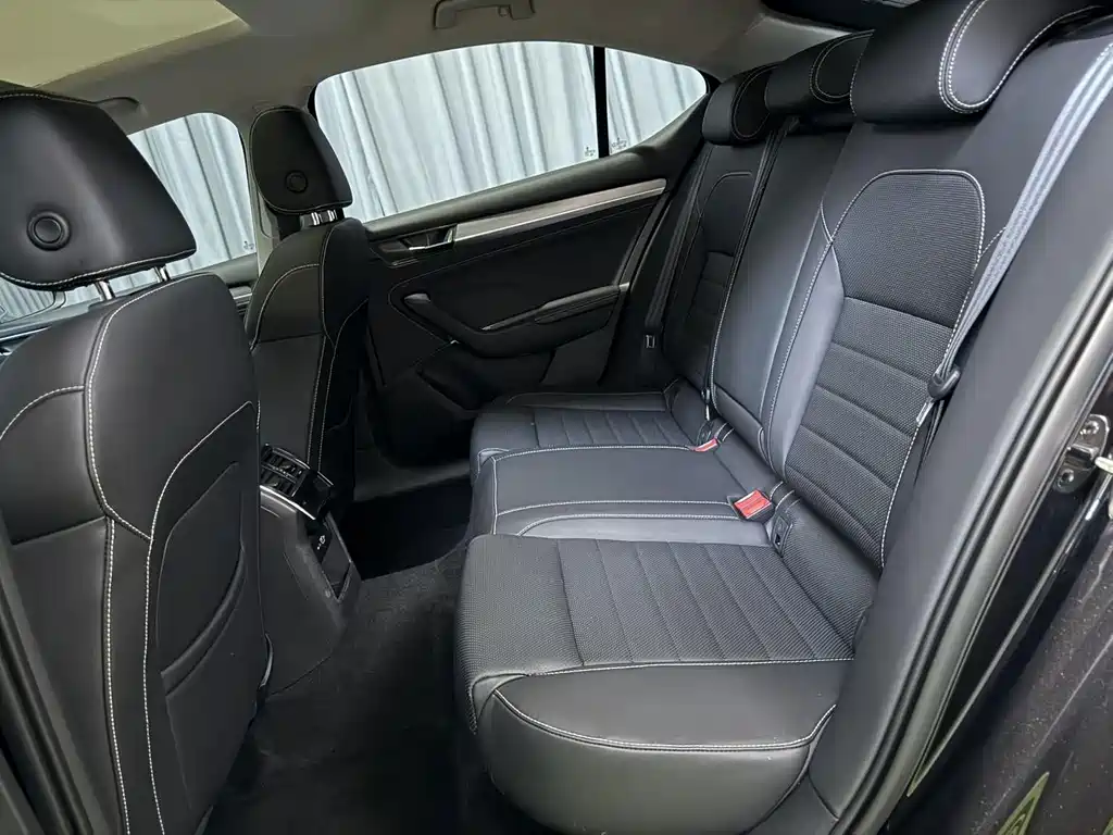 Skoda Superb — миниатюра 11