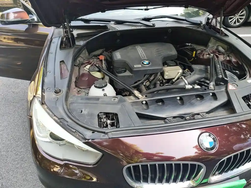 BMW 5 Series GT — миниатюра 21