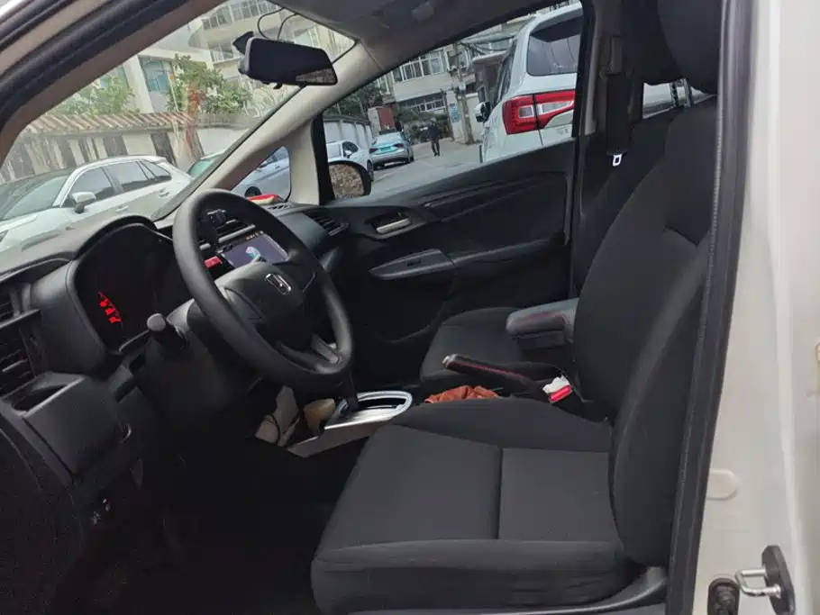 Honda Fit — миниатюра 9