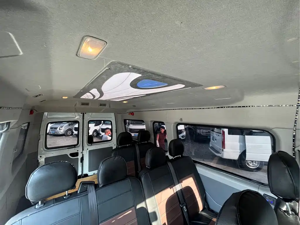 MAXUS V80 — миниатюра 10