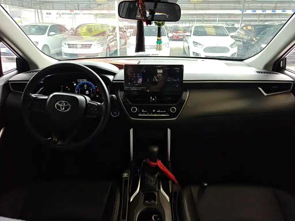 Toyota Corolla Cross — миниатюра 10