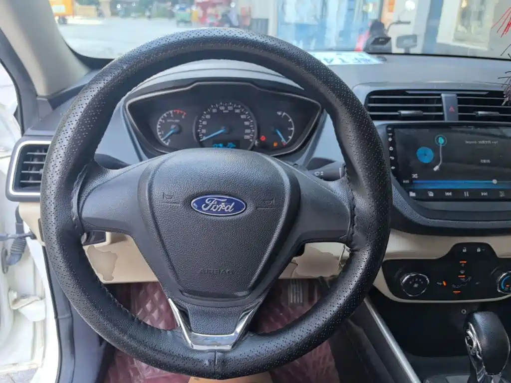 Ford Escort — миниатюра 11