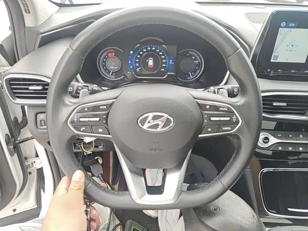 Hyundai Santa Fe — миниатюра 11