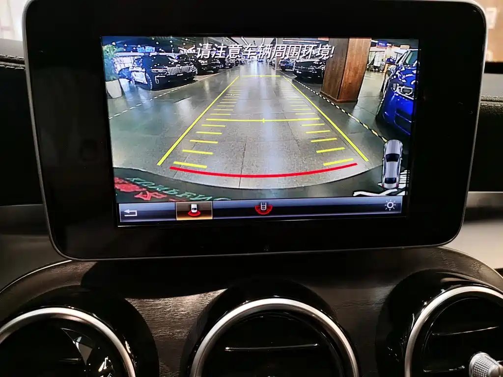 Mercedes-Benz C-Class — миниатюра 8