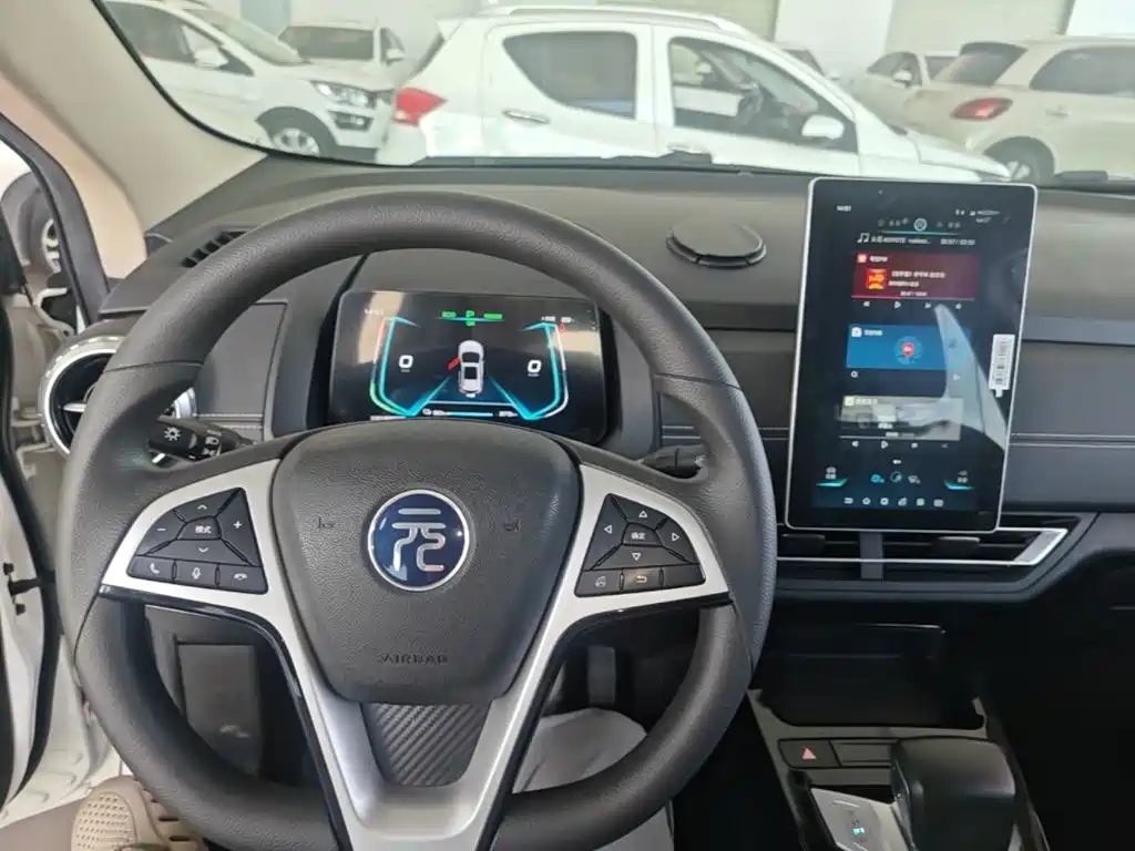 BYD Yuan EV — миниатюра 11
