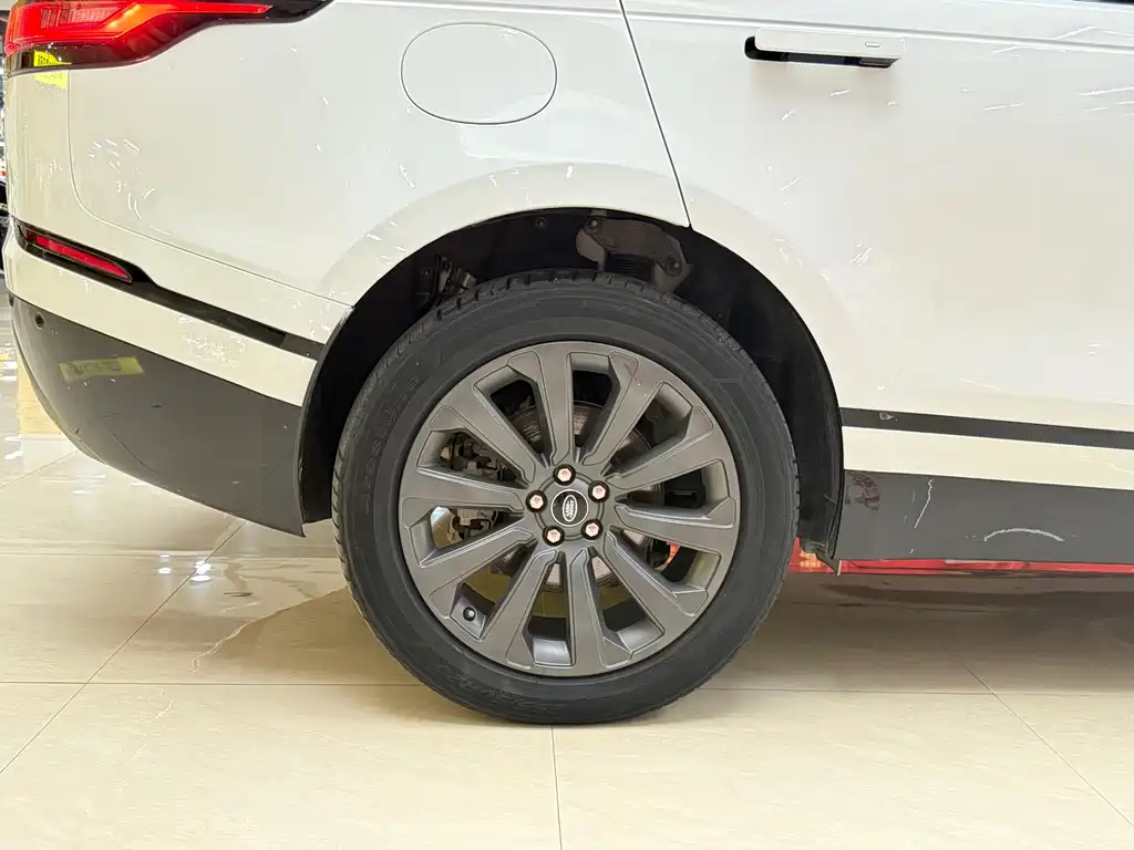 Land Rover Velar — миниатюра 13