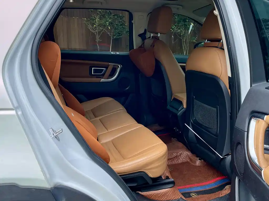 Land Rover Discovery Sport — миниатюра 10