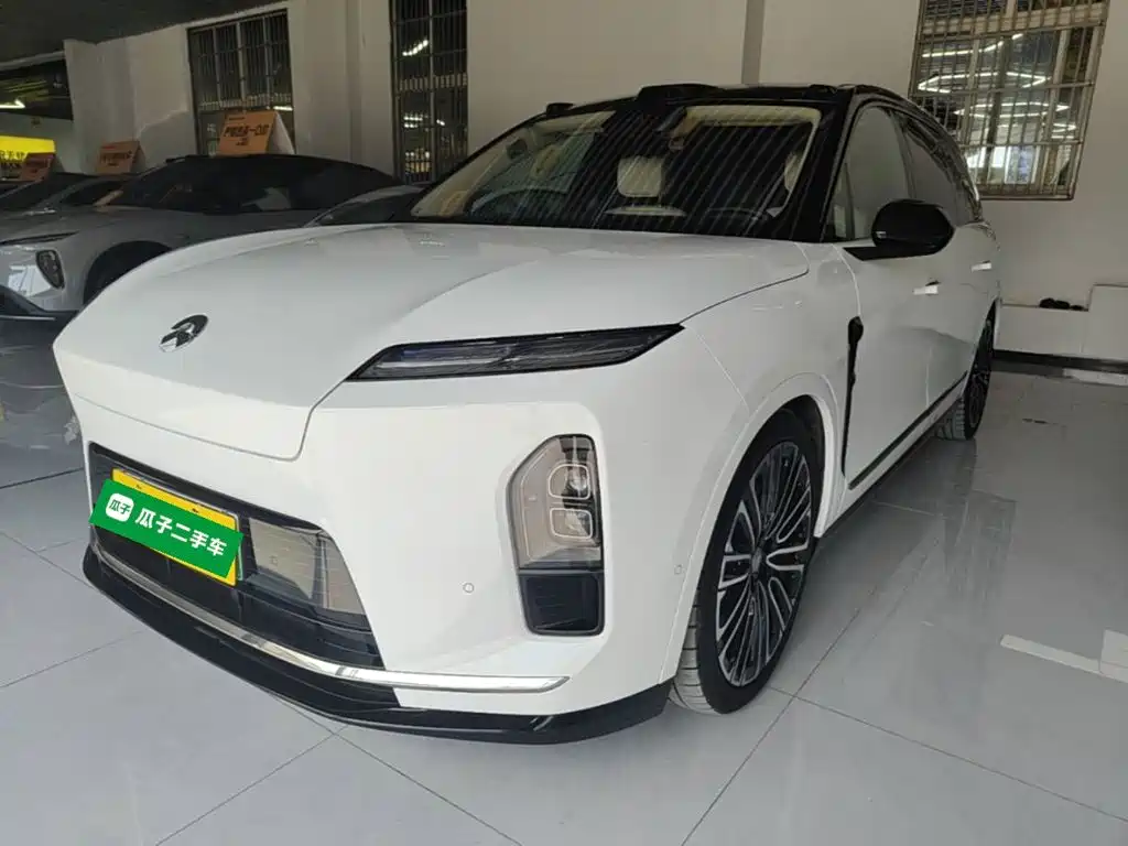 NIO ES8
