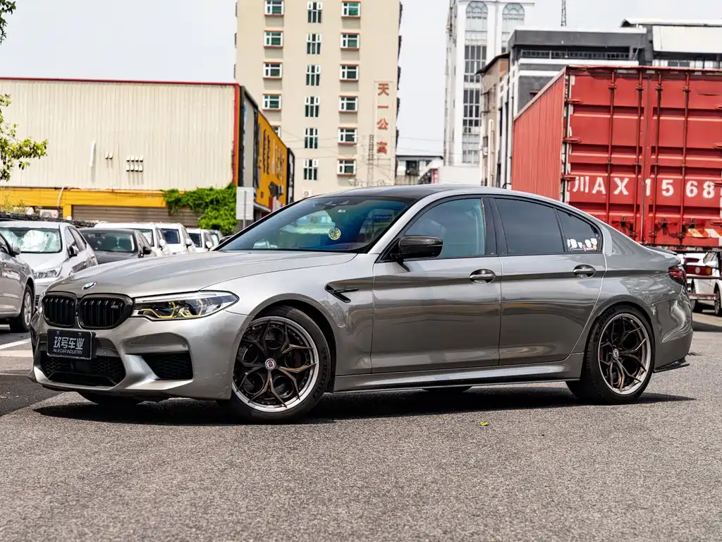 BMW M5