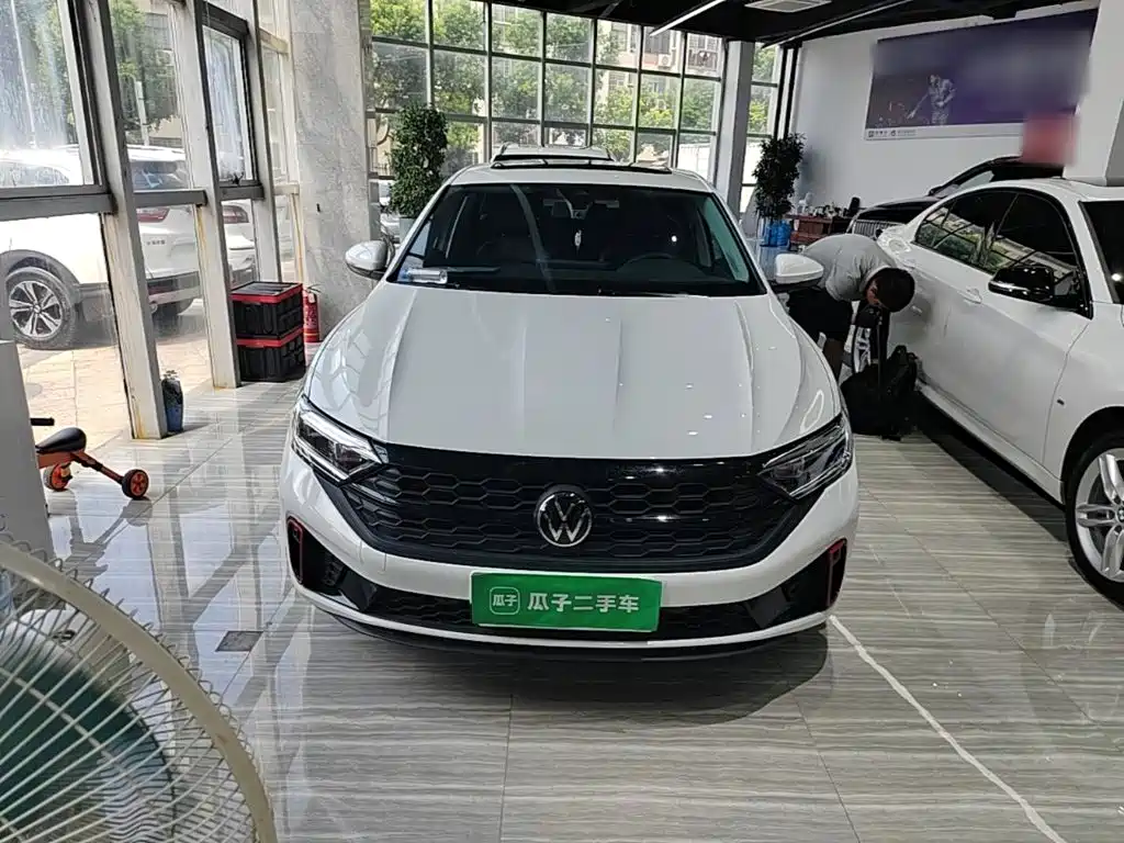 Volkswagen Sagitar — миниатюра 3