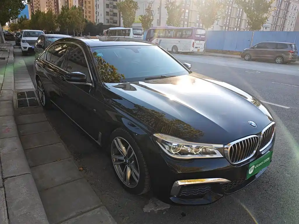 BMW 7 SERIES