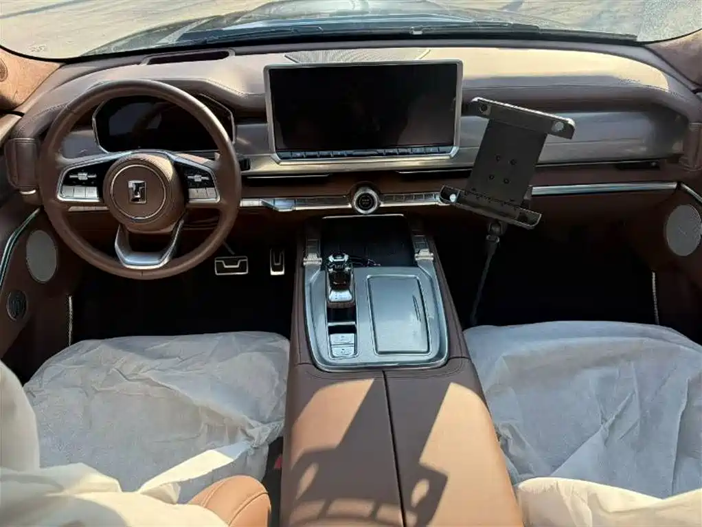 TANK TANK 700 NEW ENERGY