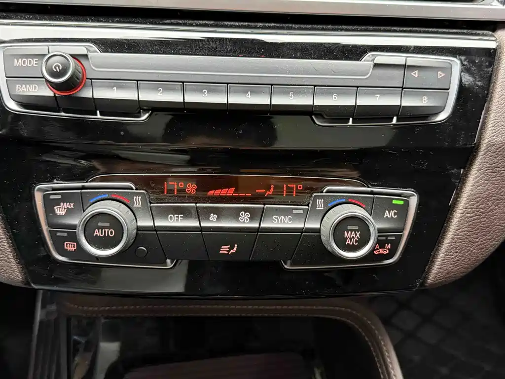 BMW X1 — миниатюра 10