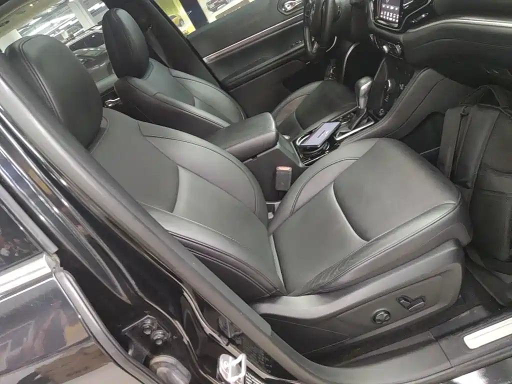 Jeep Grand Commander — миниатюра 25