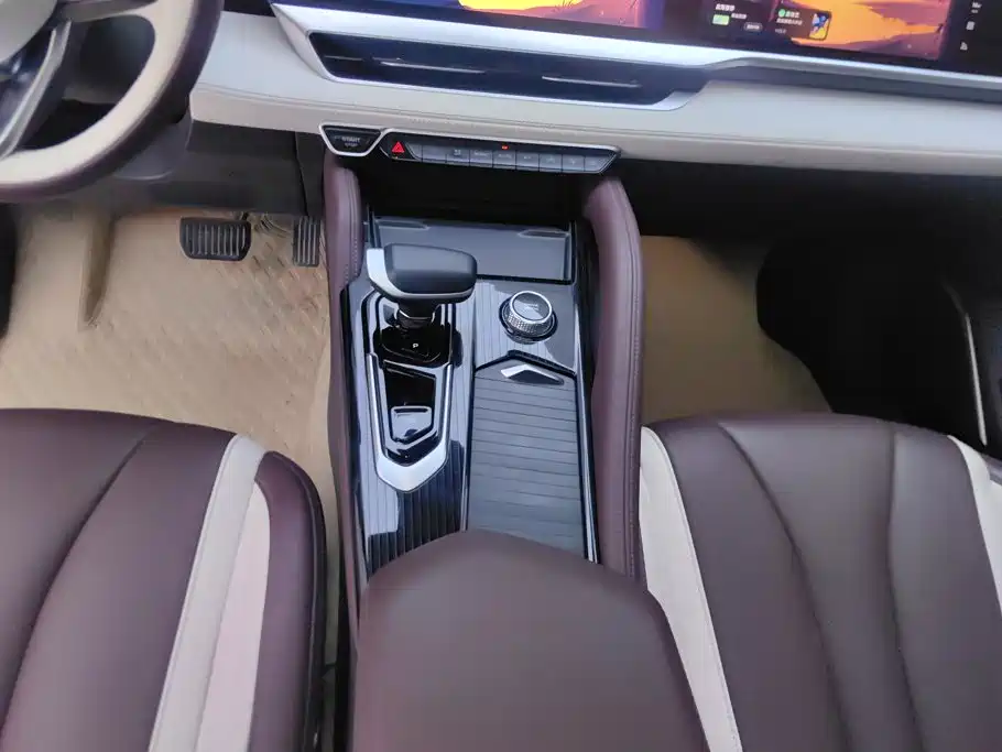 Geely Xingyue L — миниатюра 16