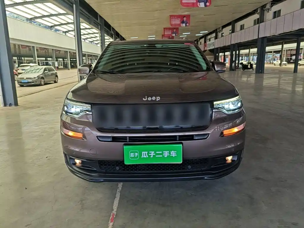 Jeep Commander — миниатюра 3