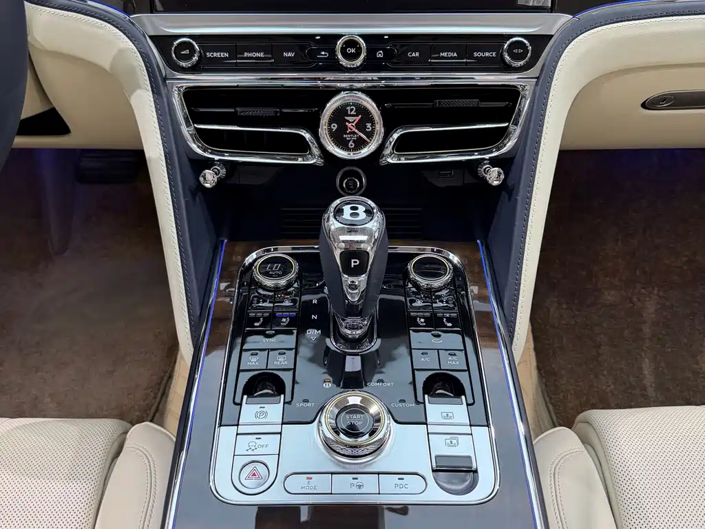 Bentley Flying Spur PHEV — миниатюра 9